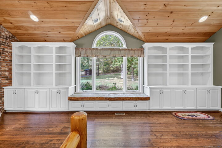 Property Photo:  335 Westchester Road  CT 06415 