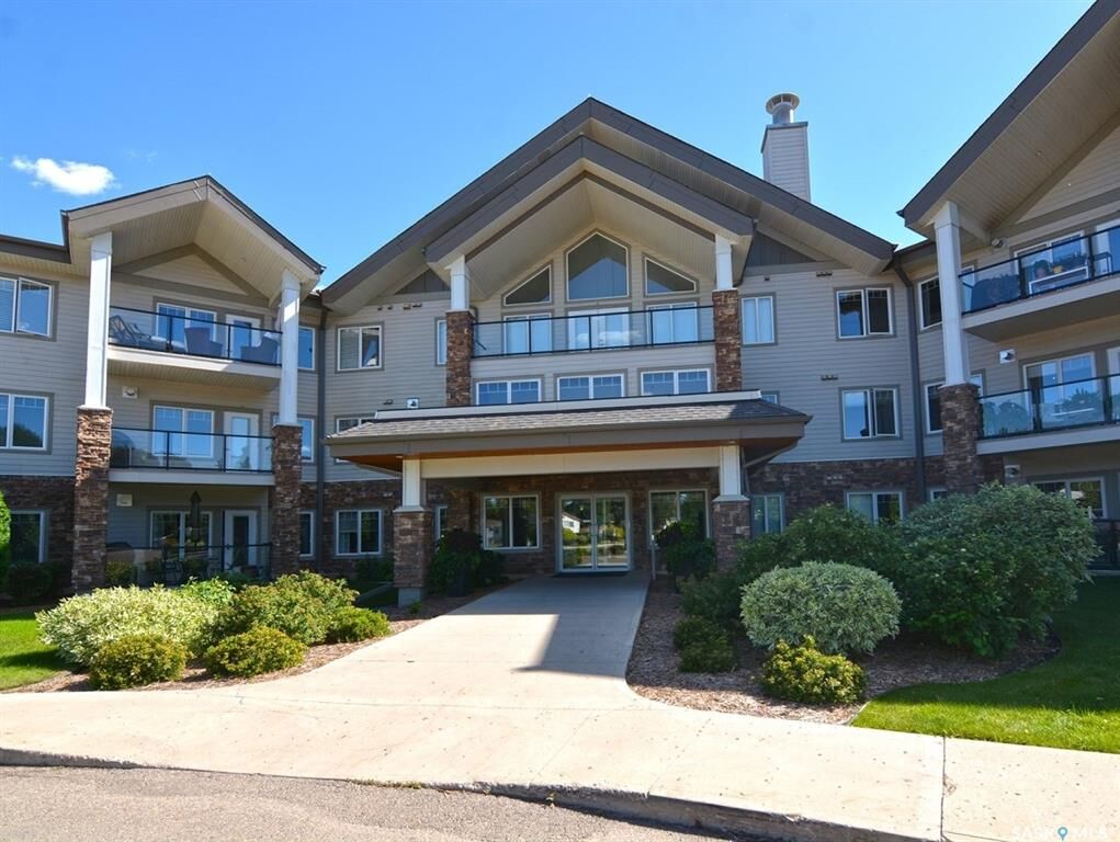 Property Photo: 1010 Ruth Street E 313 SK S7J 4M9