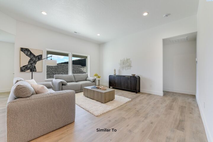 Property Photo: 6449 W 29th Ct WA 99338
