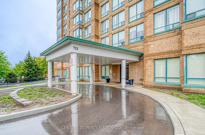 Property Photo:  711 Rossland Road 710  ON L1N 8Z1