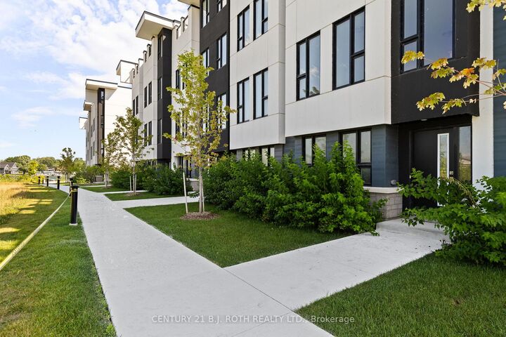 Photo de la propriété:  3 Mariner'S Pier Way  ON L3V 8P4 