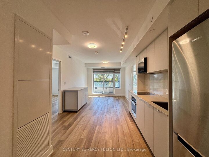 Property Photo: 8 Cedarland Drive 611 ON L6G 0H4