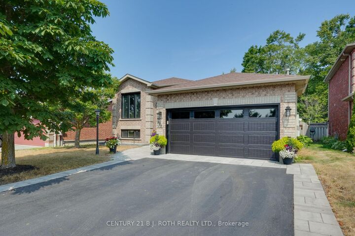 Property Photo:  188 Mapleton Avenue  ON L4N 8T6 