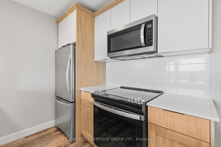 Property Photo:  34 Norman Street 606  ON N3R 2Y1 