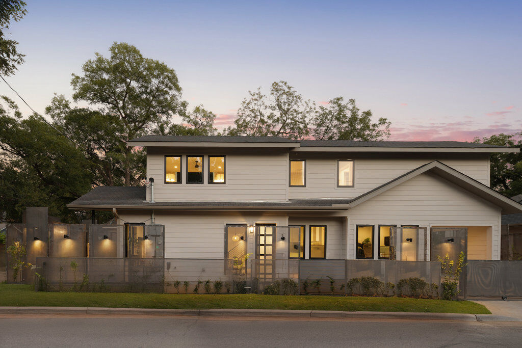 Property Photo:  1401 E 3rd Street 1  TX 78702 