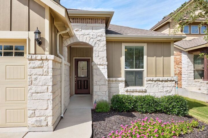 Property Photo: 288 Andele Way TX 78642