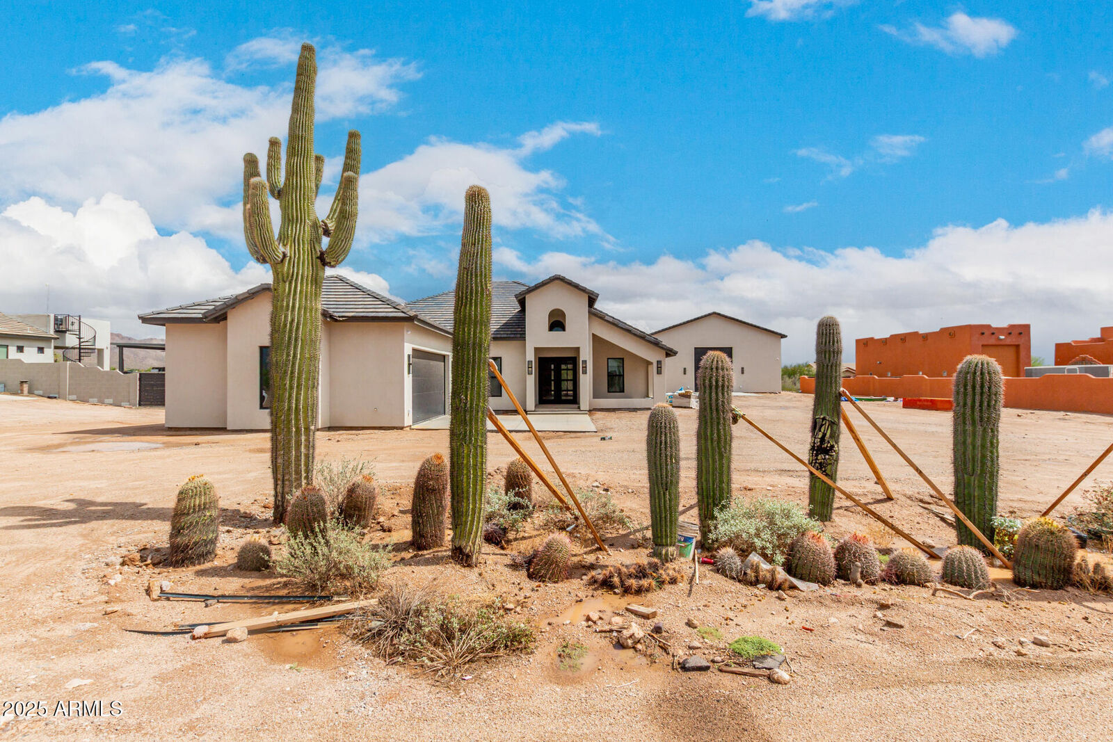 Property Photo: 1631 N 106th Way AZ 85207