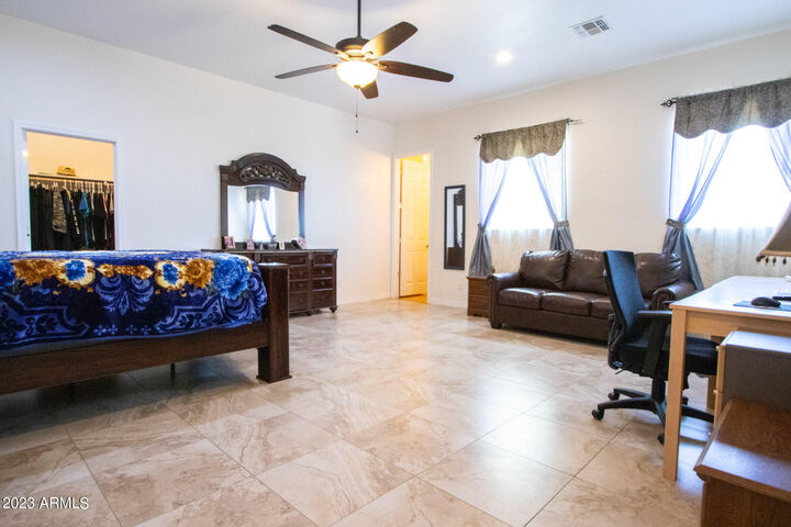Property Photo: 24235 W Pinnacle Vista Lane AZ 85361