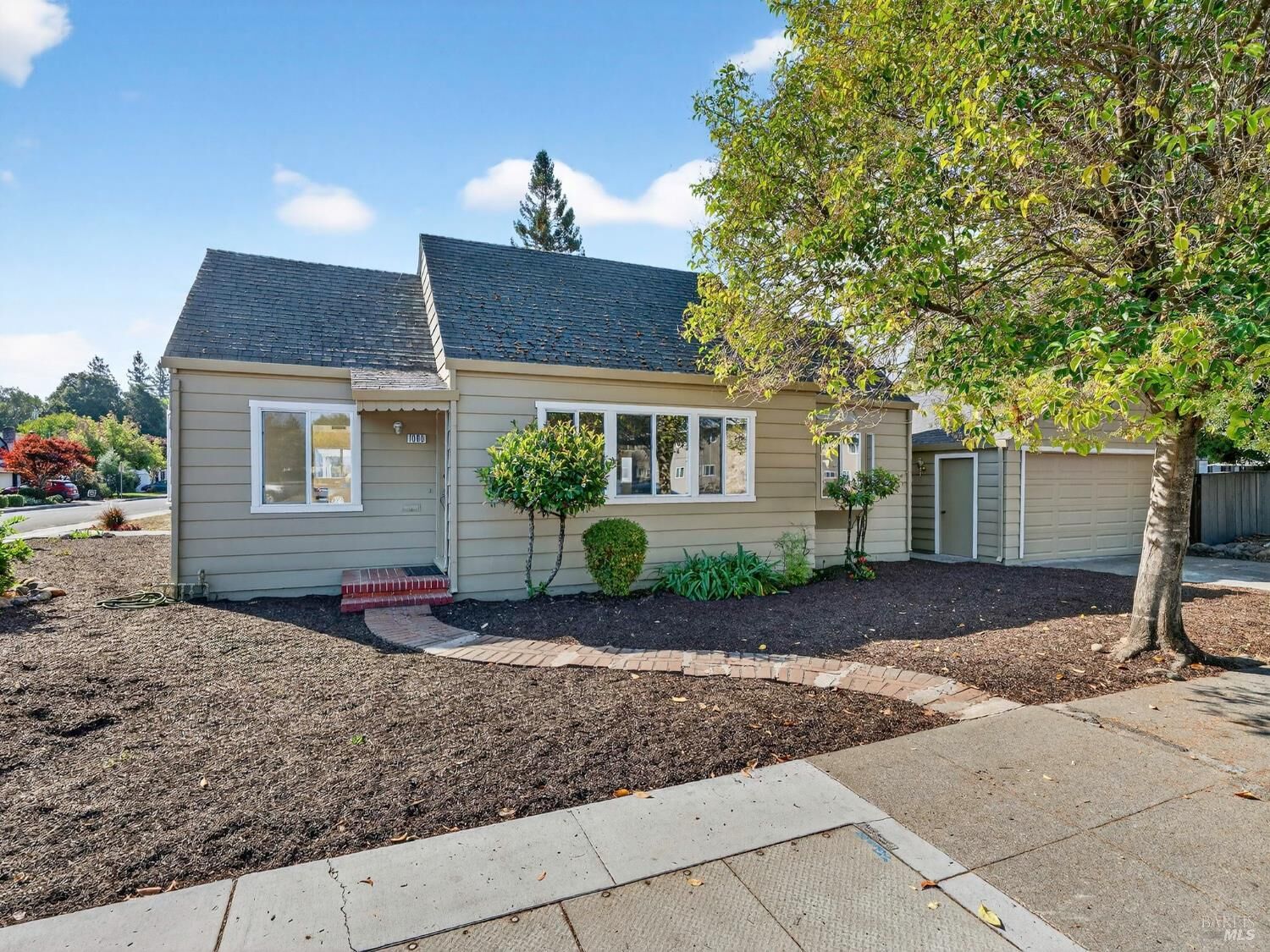 Property Photo:  1000 Sonoma Avenue  CA 95404 