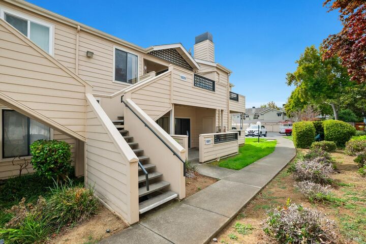 Property Photo:  1201 Glen Cove Parkway 1809  CA 94591 