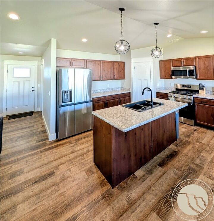 Property Photo:  941 Ortega Street  MT 59105