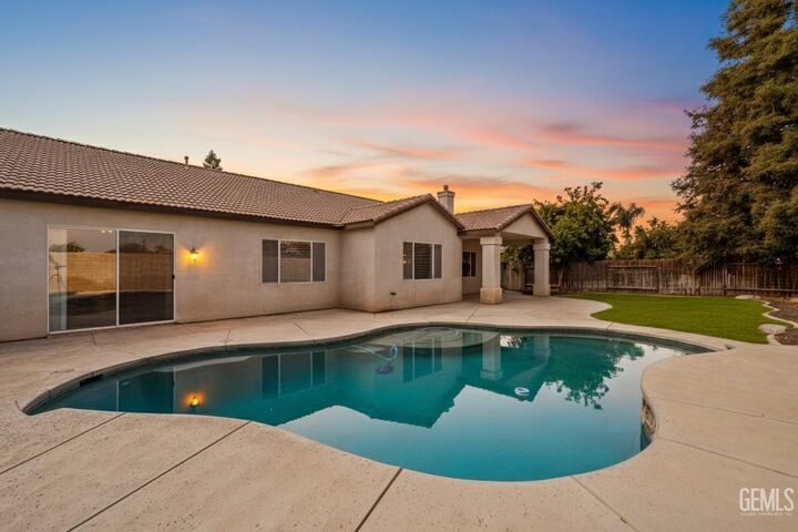 Property Photo: 9600 Lake Superior Drive CA 93312