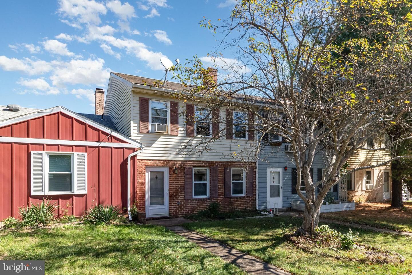 Property Photo:  7103 Salem Park Circle  PA 17050 