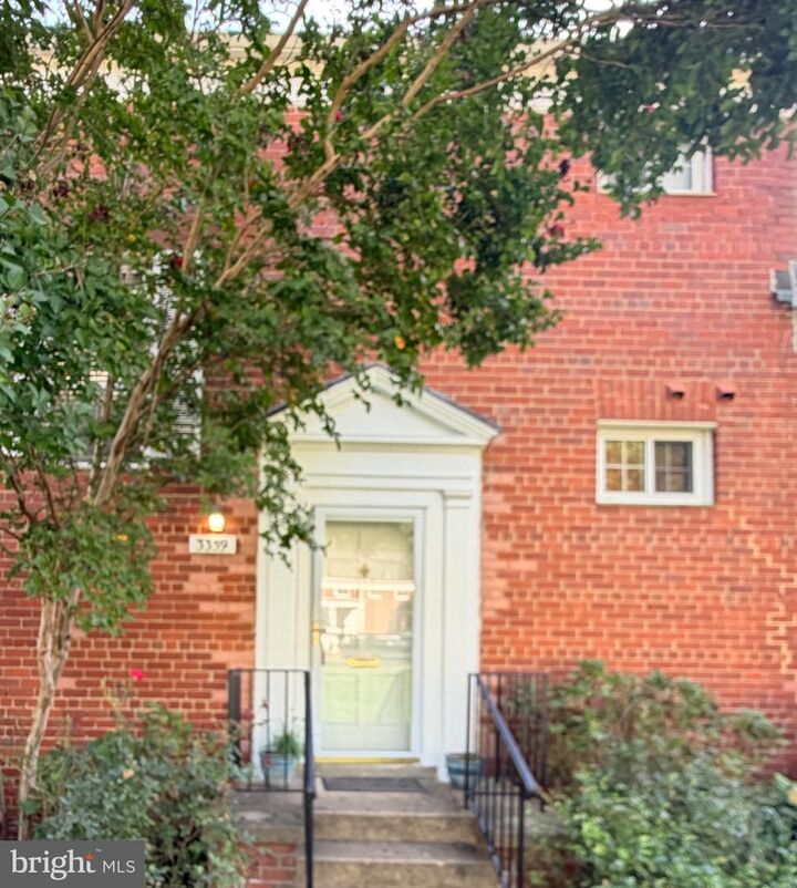 3359 Martha Custis Drive  Alexandria VA 22302 photo