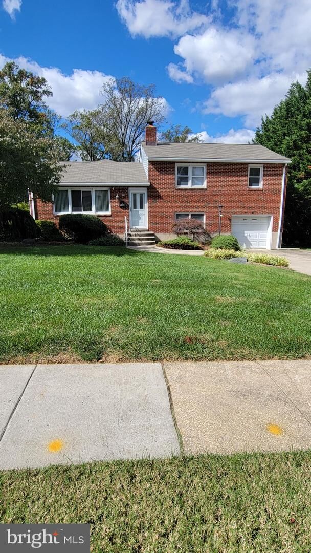 Property Photo: 1216 Oakcroft Drive MD 21093