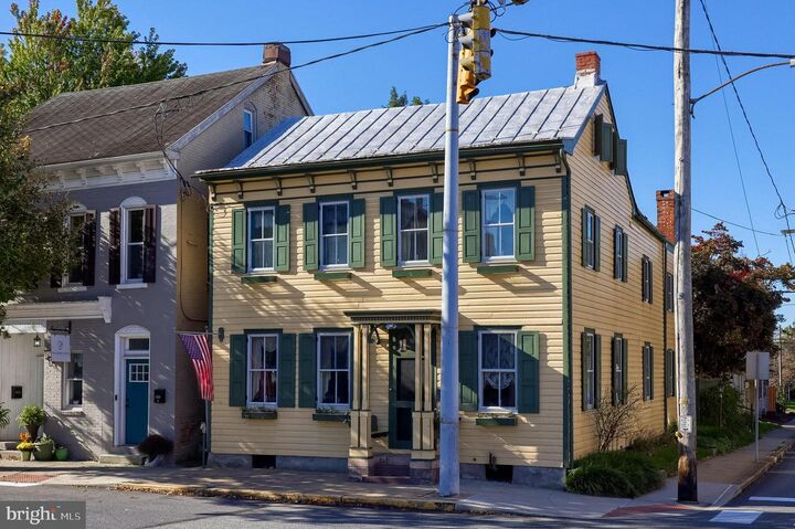 2 S Charlotte Street  Manheim PA 17545 photo