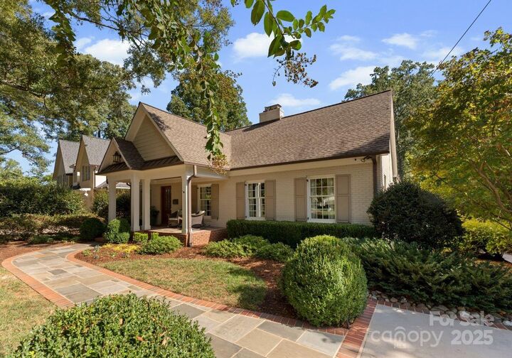 Property Photo:  2727 Wintergreen Drive  NC 28211