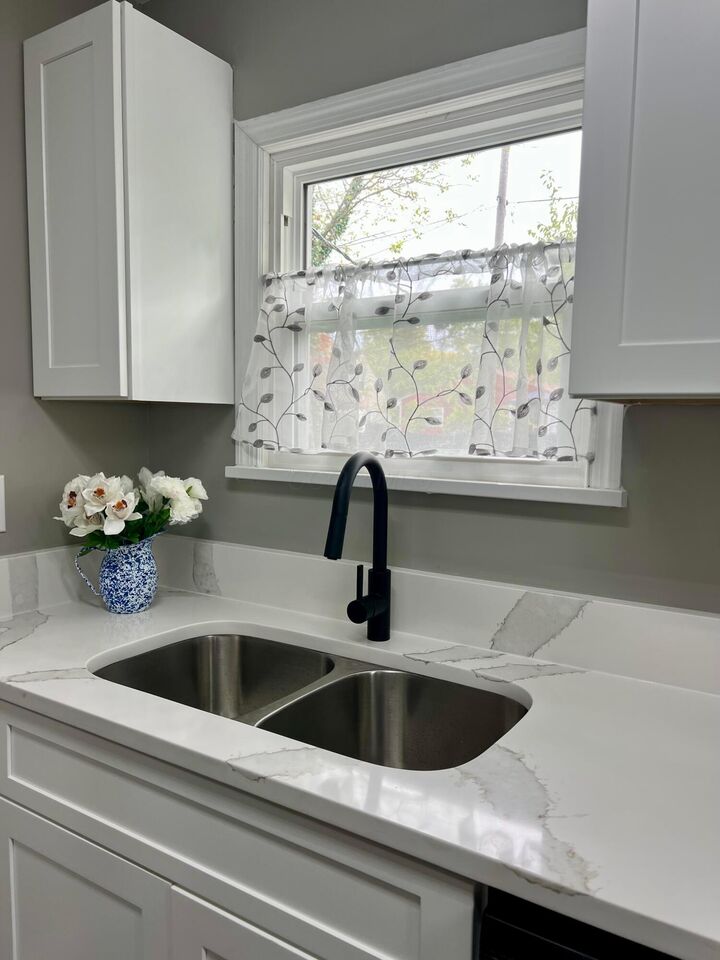 Property Photo:  2488 McGuffey Road  OH 43211 