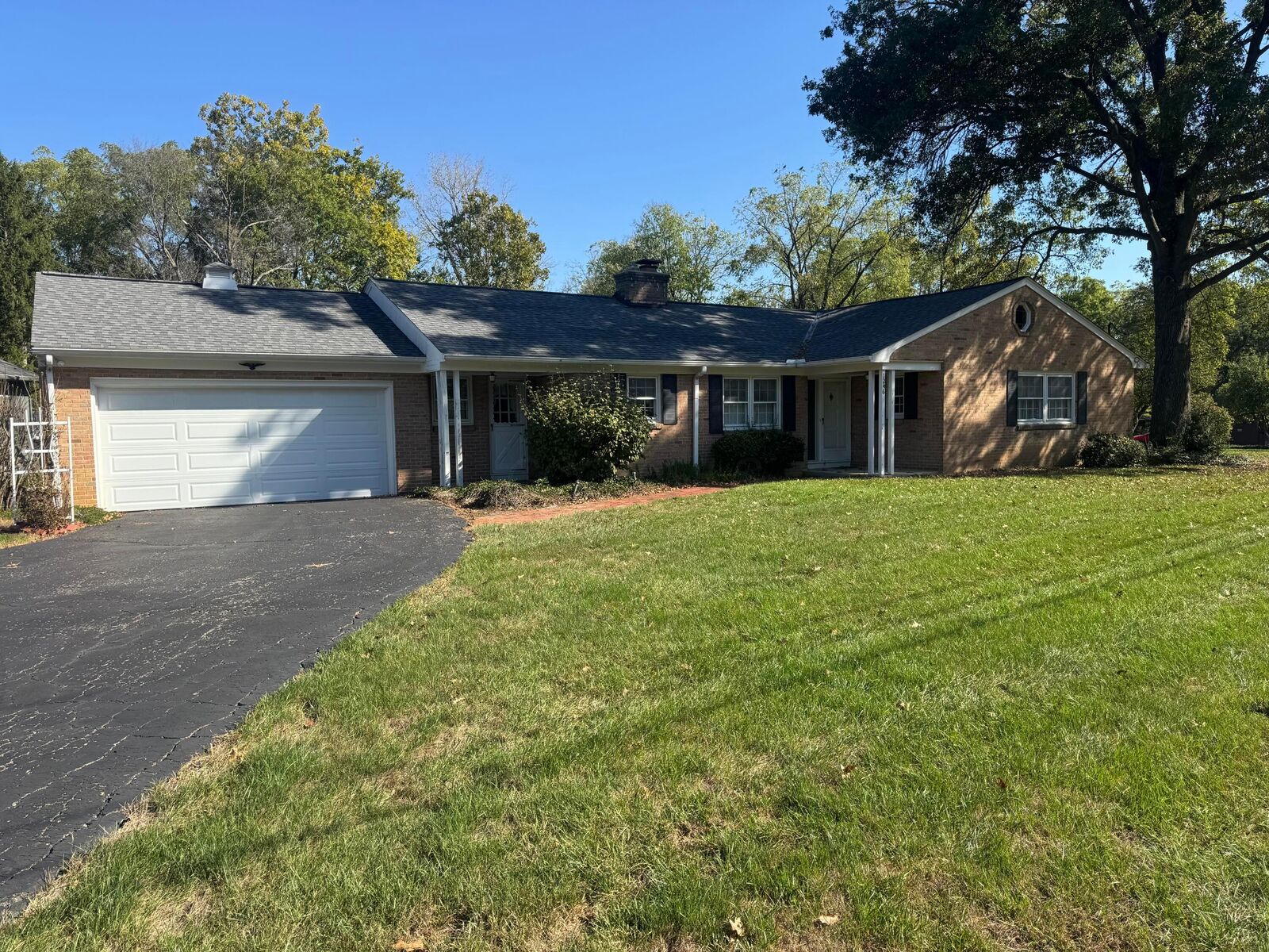 Property Photo: 1246 Southport Drive OH 43235