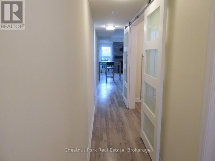 Property Photo:  2 Cove Court 102  ON L9Y 0Y6 