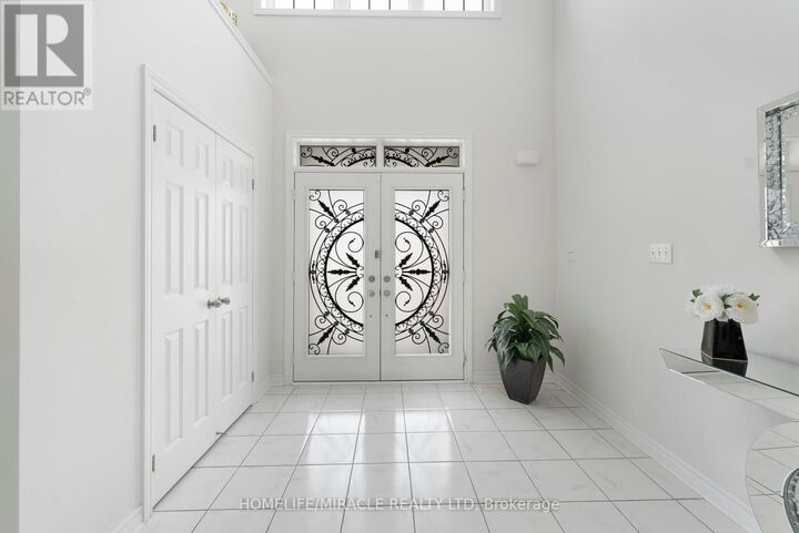 Property Photo:  925 Greenhill Avenue  ON L1K 0X9 