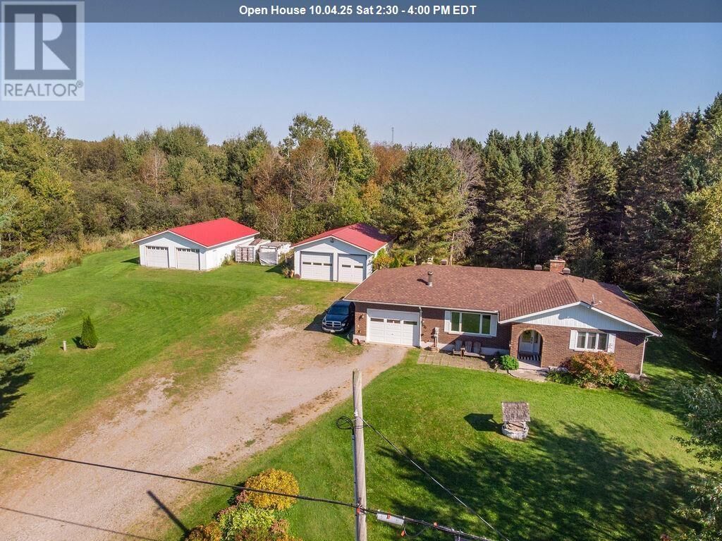 Property Photo:  970 Town Line Rd  ON P6A 6K4 