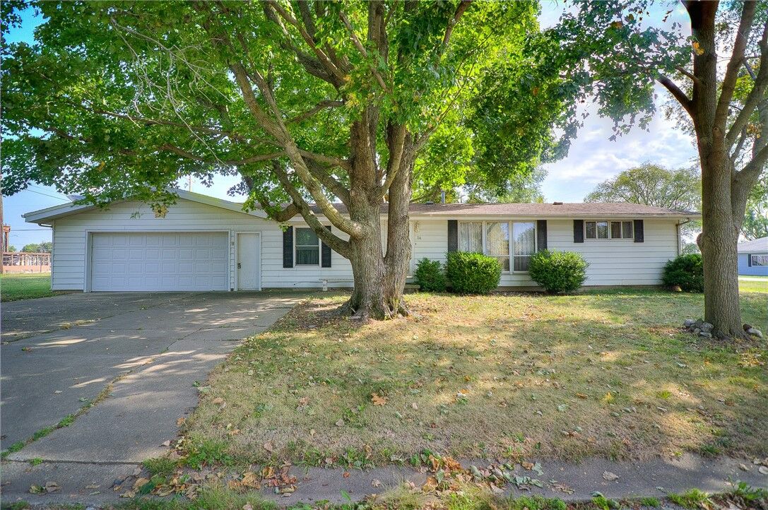 Property Photo: 116 N Moore Street IL 62539