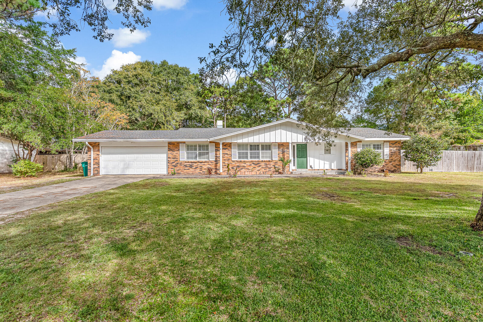 Property Photo:  41 Poplar Avenue  FL 32579 