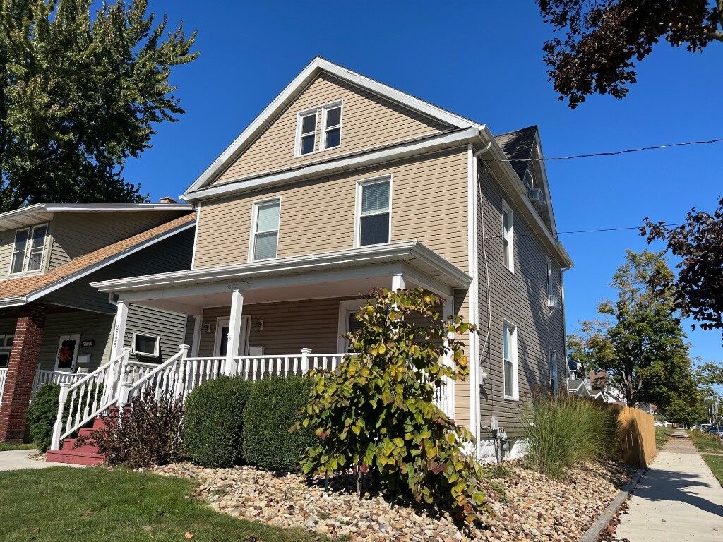Property Photo: 2725 Elmwood Avenue PA 16508