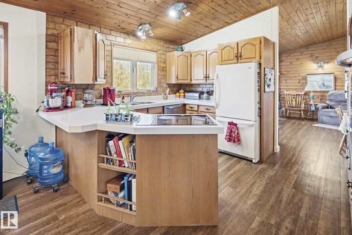 Property Photo:  56420 Rge Road 231 19  AB T0A 1N4 