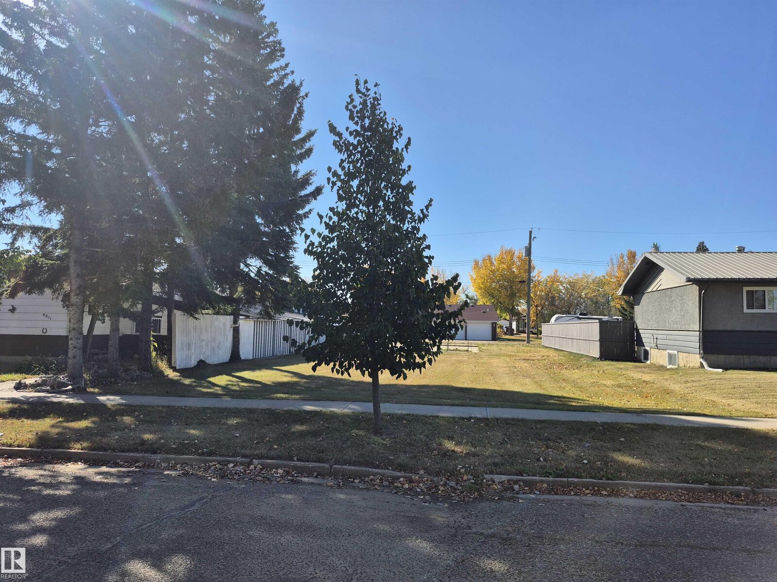 Property Photo:  4815 53 Avenue  AB T0B 4N0 
