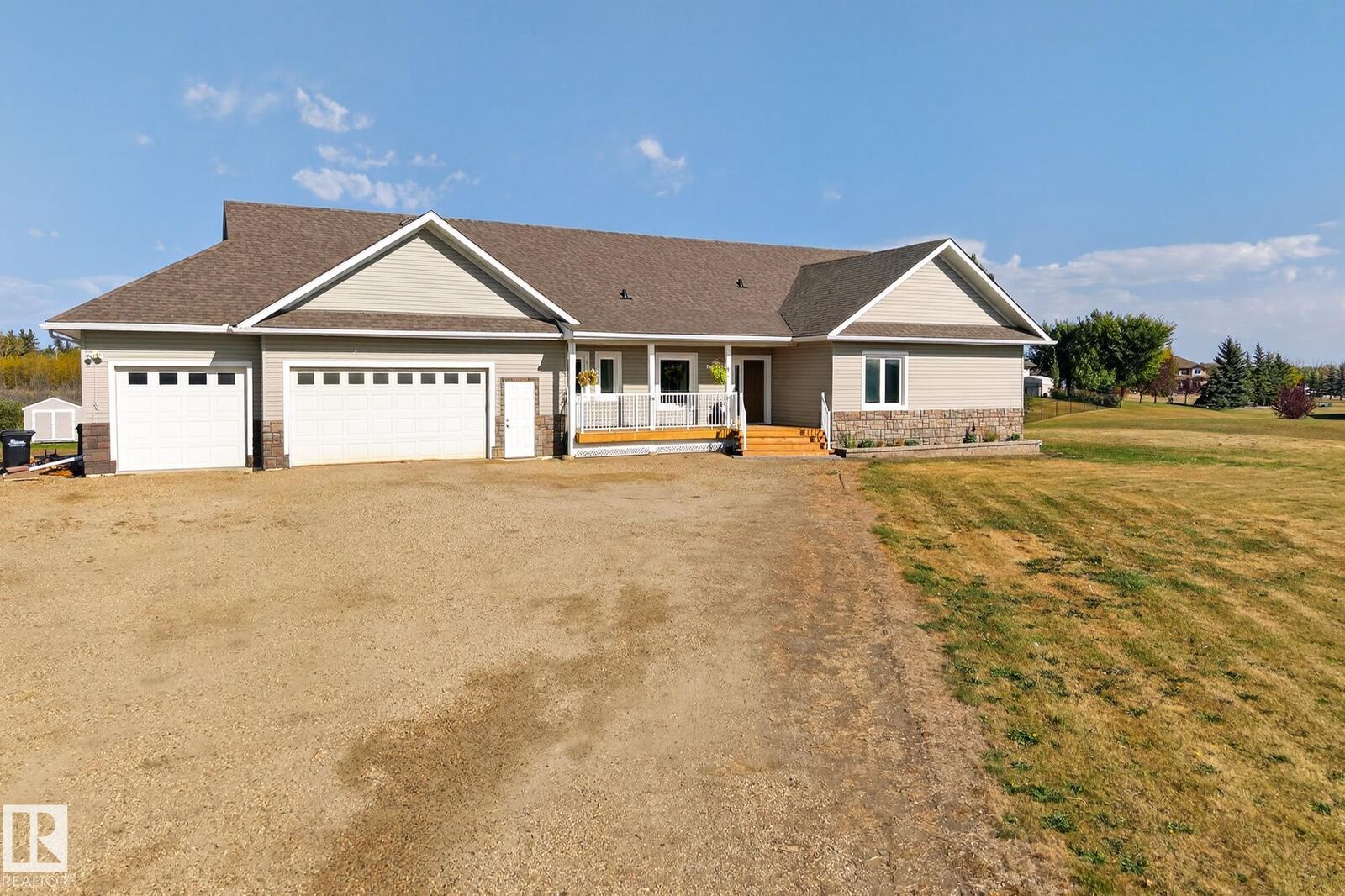 Property Photo: 52358 Rge Road 225 470 AB T8C 1C7