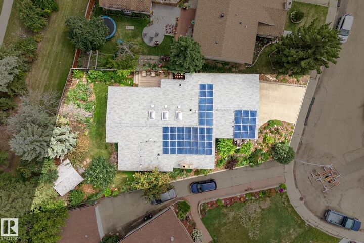 Property Photo: 11524 152B Avenue NW AB T5X 1E8