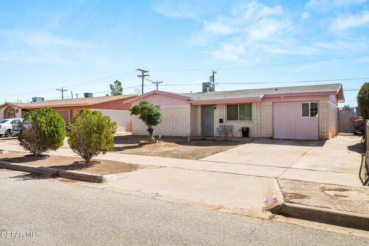 Property Photo: 8041 Broadway Drive TX 79915