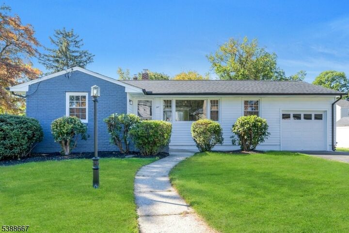 1 Crestwood Ln  Clark Twp. NJ 07066 photo