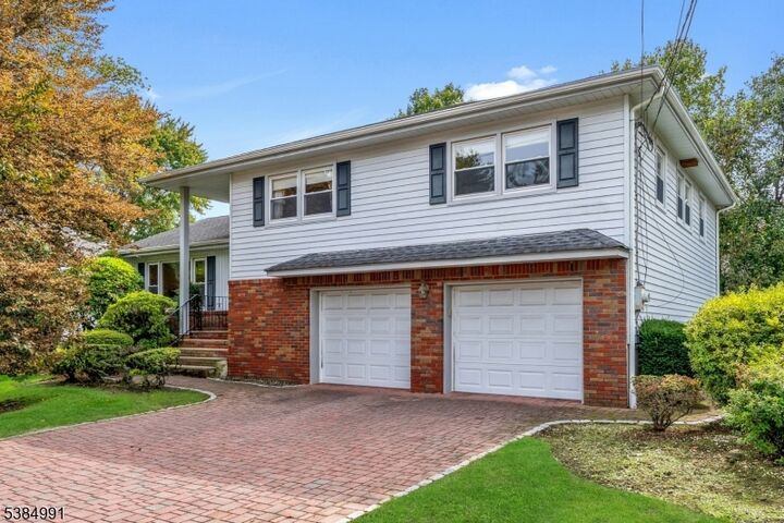40 Marie Ct  Fair Lawn Boro NJ 07410 photo