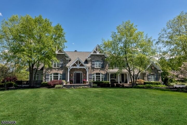 Property Photo:  20 Smithfield Rd  NJ 08833 
