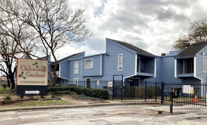 Property Photo: 5625 Antoine Drive 413 TX 77091