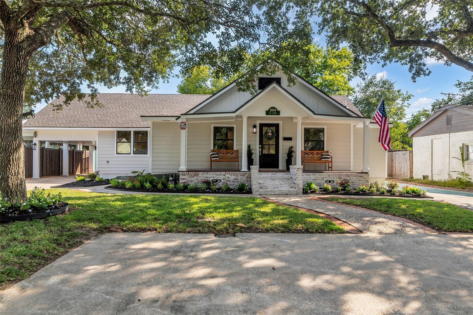 Property Photo:  2604 Cos Street  TX 77575 