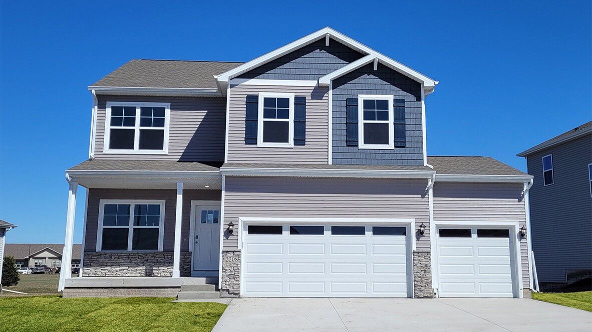 Property Photo: 2402 Butler Drive IA 50003