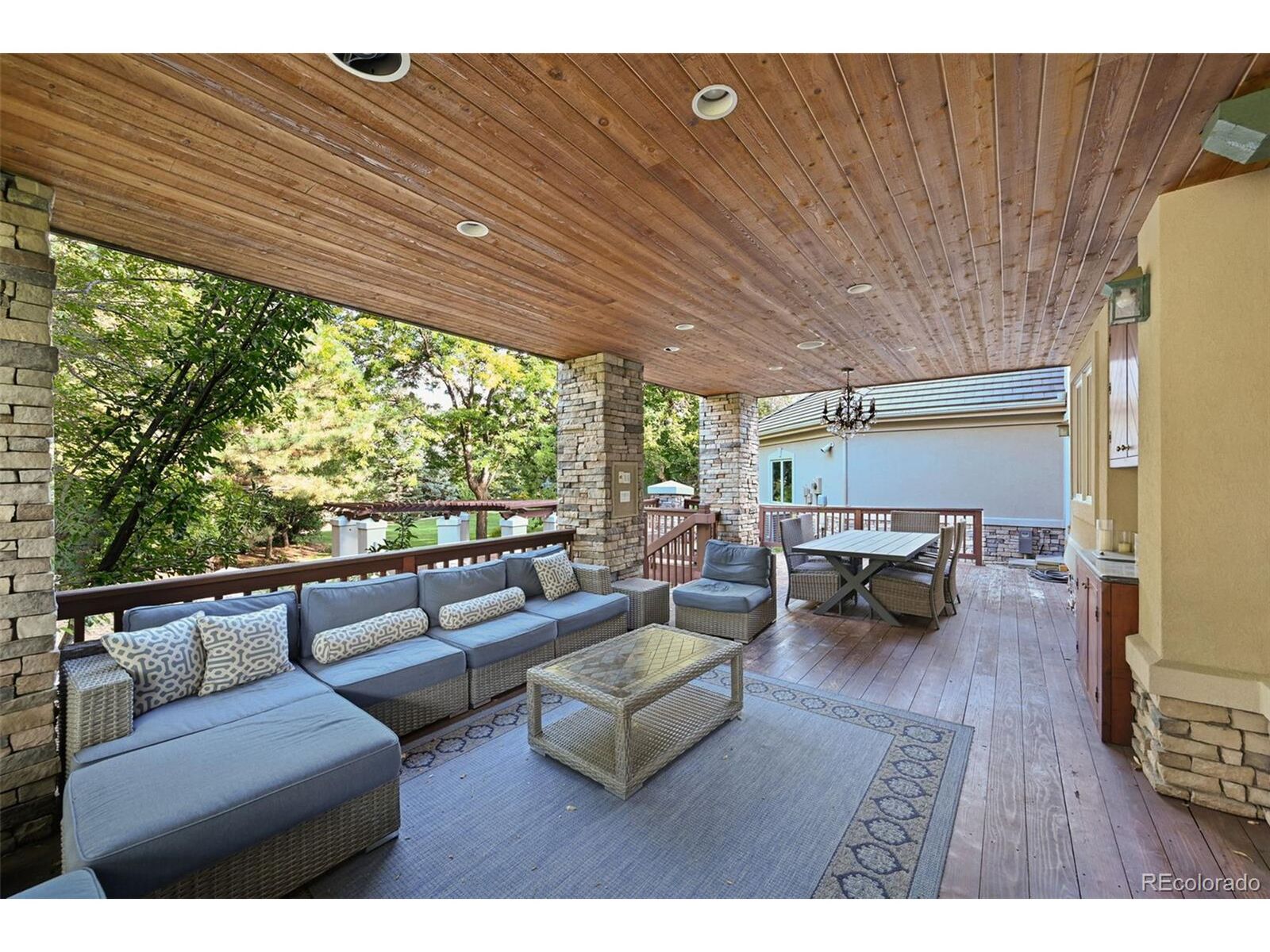 Property Photo:  5690 S Beech Cir  CO 80121 