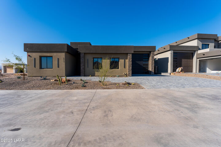 Property Photo: 2517 Flat Irons Ln AZ 86406