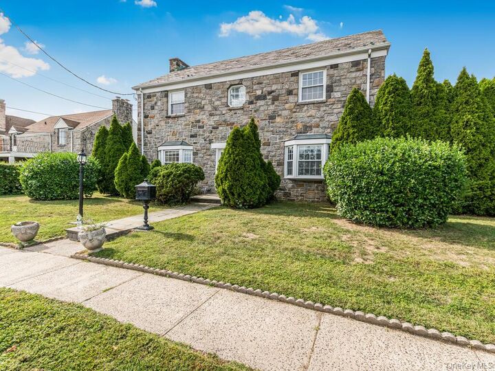 39 Soundview Avenue  Yonkers NY 10704 photo