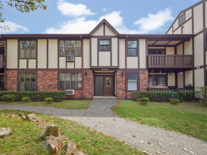 704 Sierra Vista Lane  Valley Cottage NY 10989 photo