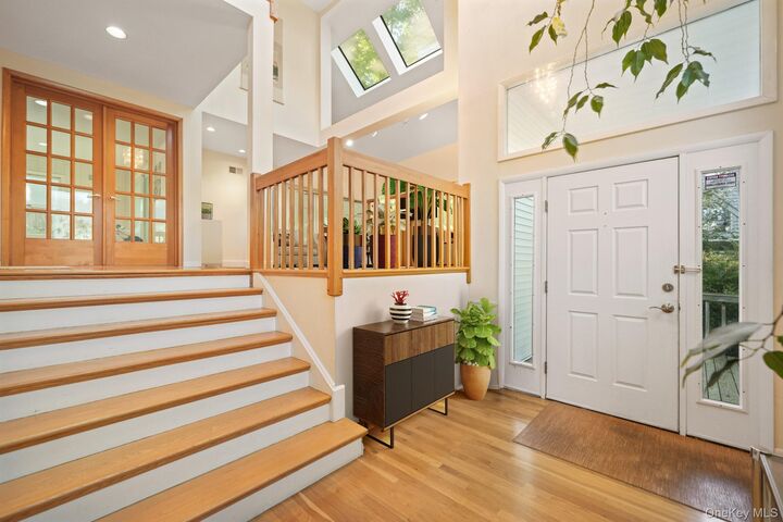 Property Photo:  125 Bramblebrook Road  NY 10502 