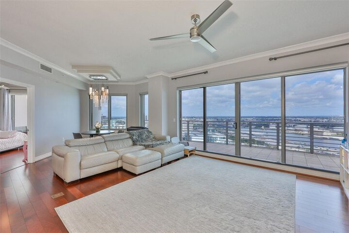 Property Photo:  1209 E Cumberland Avenue 2404  FL 33602 
