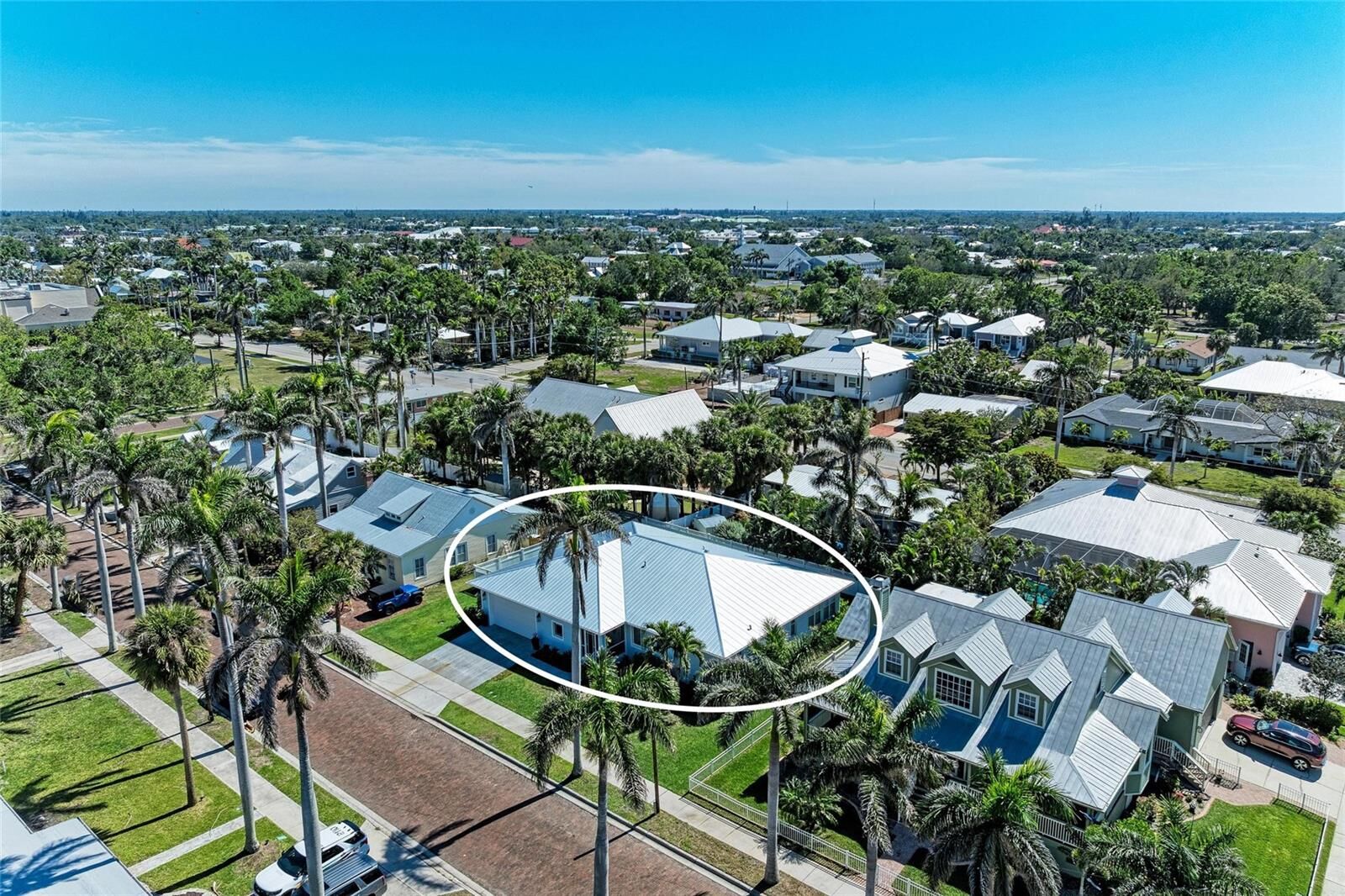 Property Photo:  621 Trabue Avenue  FL 33950 