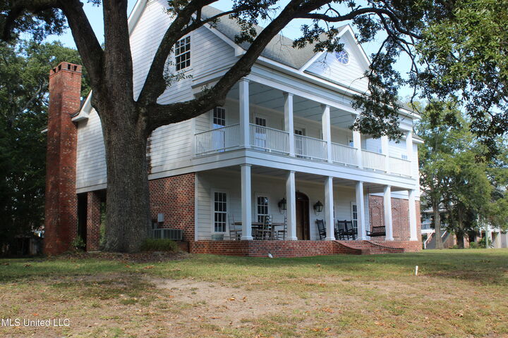 Property Photo: 726 Wiggins Circle MS 39581