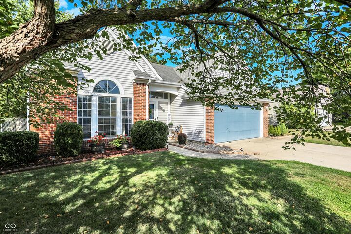 Property Photo:  340 Seabreeze Circle  IN 46123 