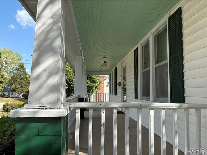 Property Photo: 516 W State Street MO 63084